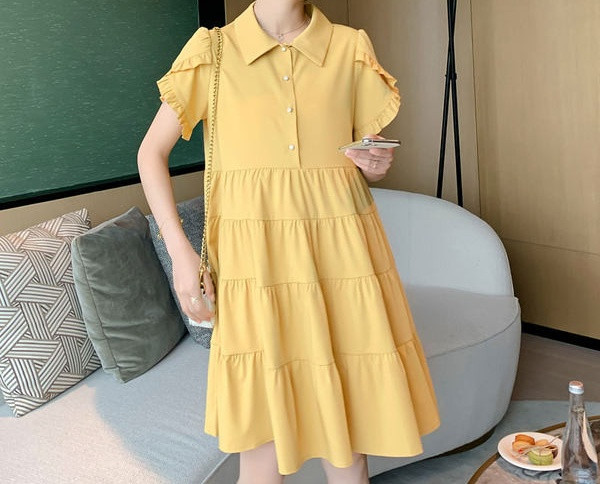 Moderna izrezana haljina s gumbima za trudnice