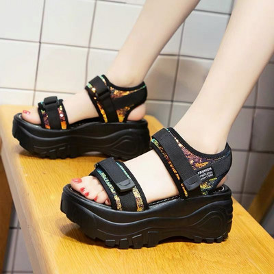 Ležerne sandale s visokom platformom i čičak zakrpama za žene