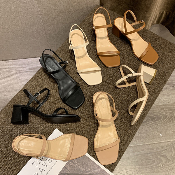 Ženske sandale od eko kože sa tankim lancima i petom 3 cm