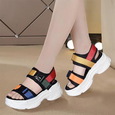 Καλοκαιρινά σανδάλια νέου μοντέλου από κλωστοϋφαντουργία με τραχιά σόλα