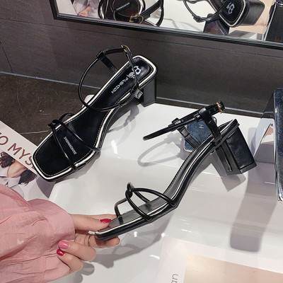 Γυναικεία σανδάλια με δερμάτινα λουράκια και τακούνι πάχους 6 cm