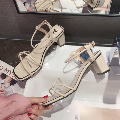 Γυναικεία σανδάλια με δερμάτινα λουράκια και τακούνι πάχους 6 cm