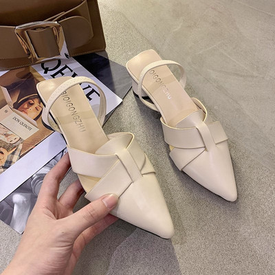 Μοντέρνα γυναικεία σανδάλια με τακούνι 5 cm