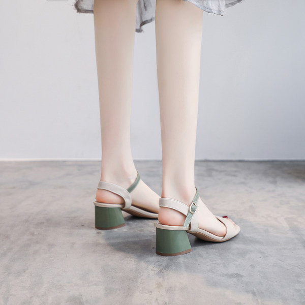 Γυναικεία σανδάλια σε πράσινο και μπεζ χρώμα