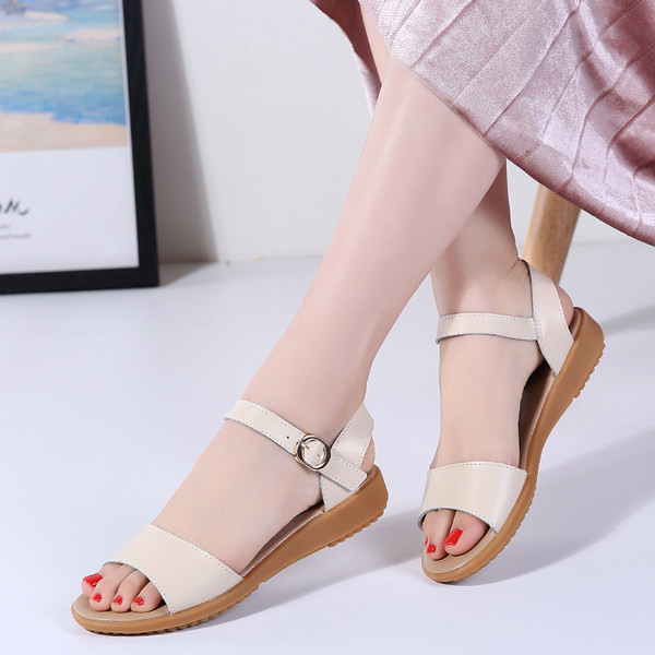 Casual γυναικεία σανδάλια κατασκευασμένα από faux δέρμα με επίπεδη σόλα σε τρία χρώματα
