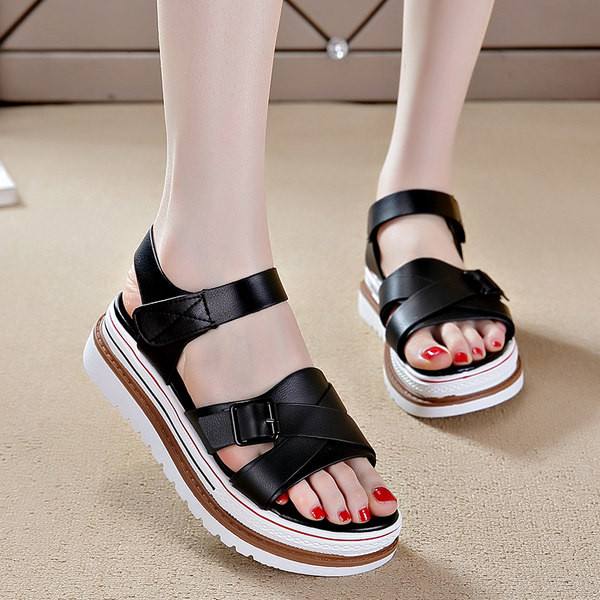 Casual sandale od eko kože na ravnoj platformi