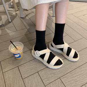 Γυναικεία μοντέρνα σανδάλια σιλικόνης σε τέσσερα χρώματα