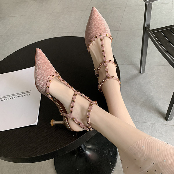 Ženske sandale na špic s petom i metalnim kockicama
