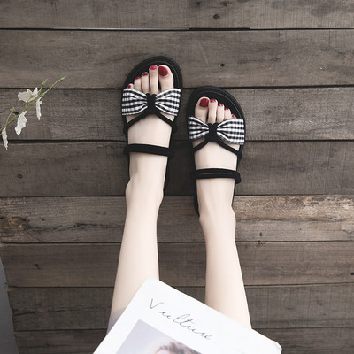 Γυναικεία σανδάλια με επίπεδη σόλα - σε δύο χρώματα