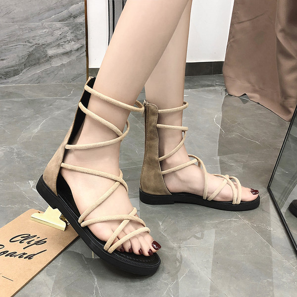 Ležerne ženske sandale s ravnim potplatom i kopčanjem na zip