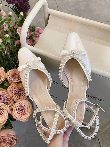 Κομψά έκο δερμάτινα σανδάλια με διακόσμηση από πέρλες