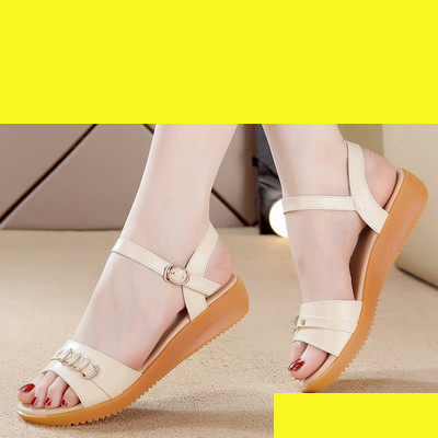 Novi model ženskih sandala od eko kože sa metalnim elementom