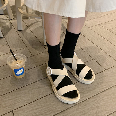 Дамски сандали с равна подметка в различни цветове