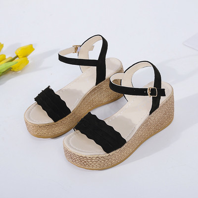 Γυναικεία μοντέρνα σανδάλια με πλατφόρμα 7 cm