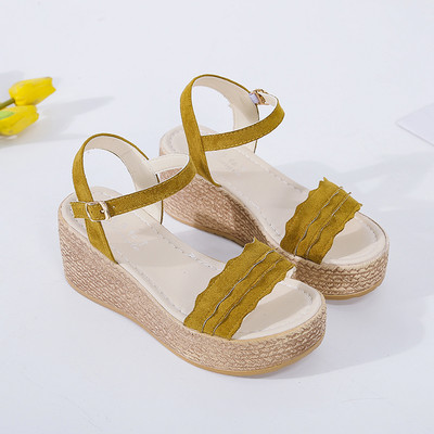 Γυναικεία μοντέρνα σανδάλια με πλατφόρμα 7 cm