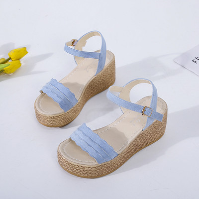 Γυναικεία μοντέρνα σανδάλια με πλατφόρμα 7 cm