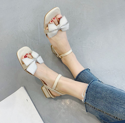 Elegantne ženske sandale sa kamenčićima u bež i crnoj boji