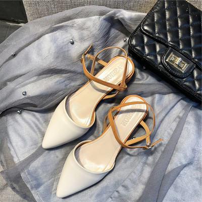 Γυναικεία γυναικεία σανδάλια με διάφορα χρώματα