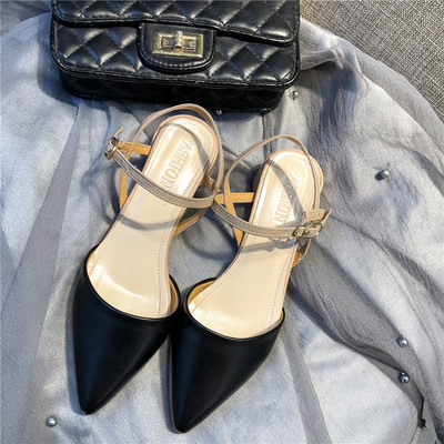 Γυναικεία γυναικεία σανδάλια με διάφορα χρώματα