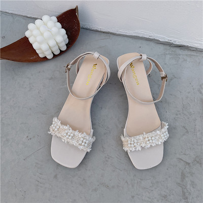 Καλοκαιρινά σανδάλια νέου μοντέλου με πέρλες