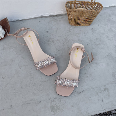 Καλοκαιρινά σανδάλια νέου μοντέλου με πέρλες