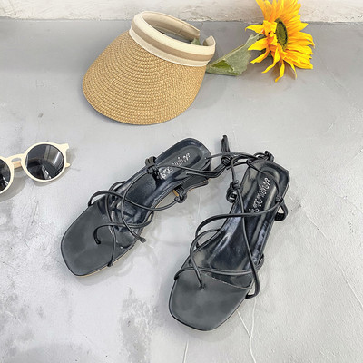 Νέο μοντέλο γυναικεία σανδάλια με χοντρό τακούνι και κορδόνια