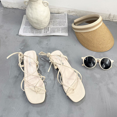 Νέο μοντέλο γυναικεία σανδάλια με χοντρό τακούνι και κορδόνια