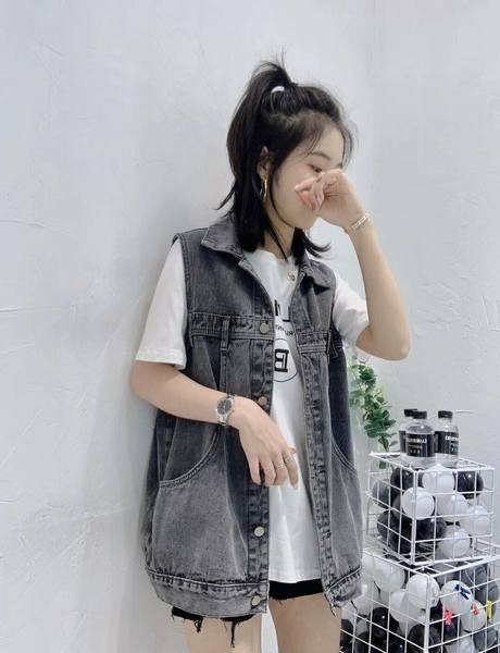 Ženski dugi traper prsluk s džepovima i gumbima