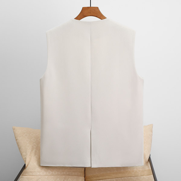 Дамски пролетен елек с V-образно деколте и копче 