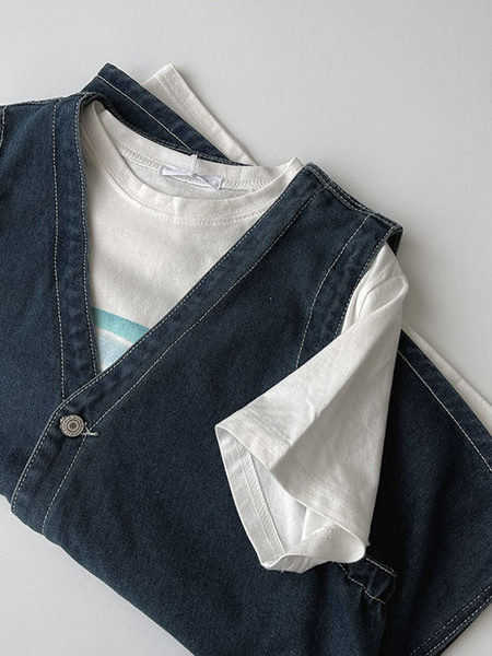 Γυναικείο γιλέκο  τζιν και κουμπιά 