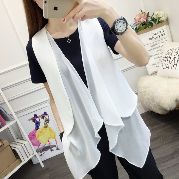 Γυναικείο γιλέκο μοντέρνο με ντεκολτέ  σε λευκό και μαύρο χρώμα