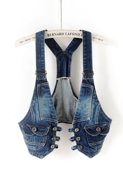 Ženski traper prsluk s tankim naramenicama, džepovima i metalnim cekerima