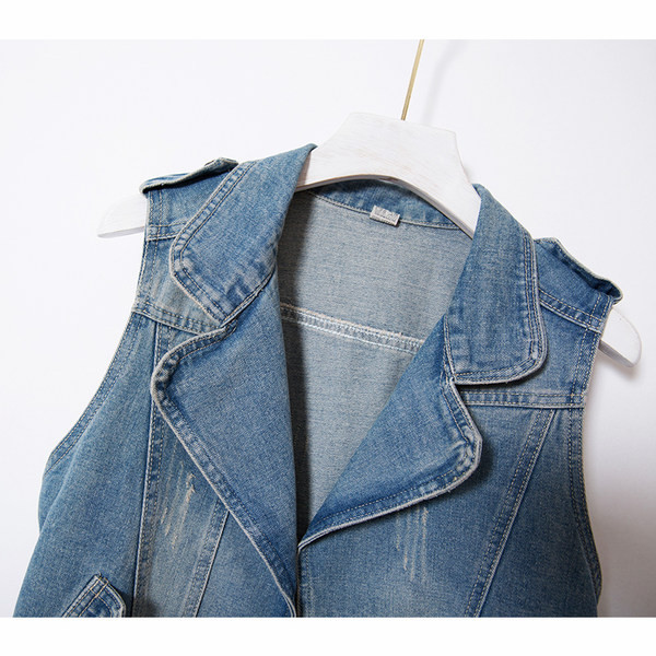 Γυναικείο γιλέκο για την άνοιξη με γιακά