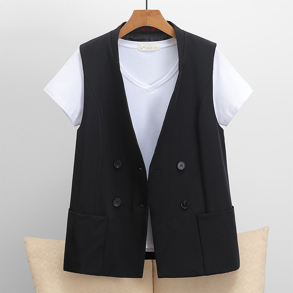 Moderan proljetni prsluk s dvorednim kopčanjem i džepovima