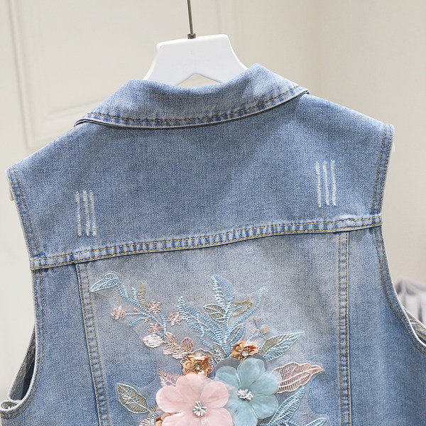 Γυναικείο γιλέκο τζιν με τρισδιάστατα λουλούδια