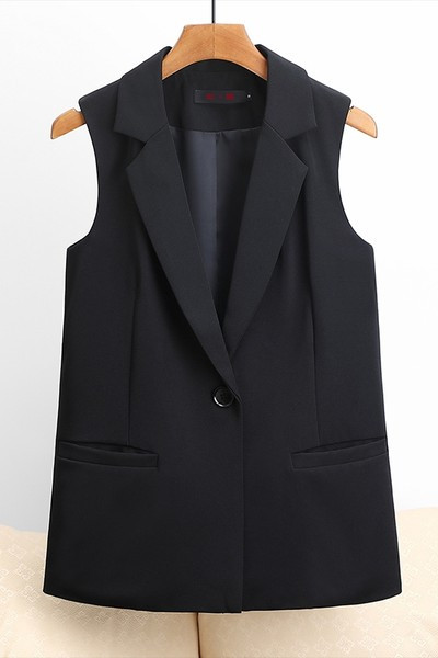 Νέο μοντέλο γιλέκο για την άνοιξη με κουμπιά και τσέπες