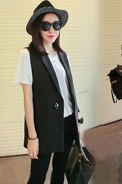 Γυναικείο μοντέρνο γιλέκο με μεσαίο μήκος και κουμπιά