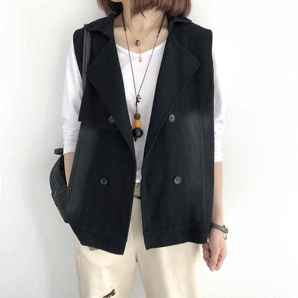 Γυναικείο casual γιλέκο με κουμπιά σε μαύρο χρώμα