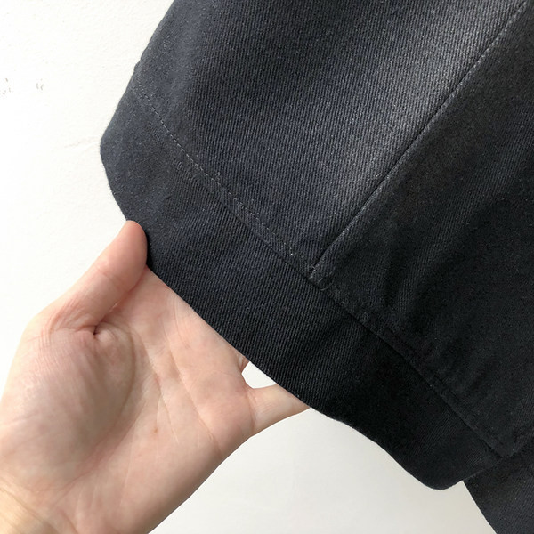 Γυναικείο casual γιλέκο με κουμπιά σε μαύρο χρώμα