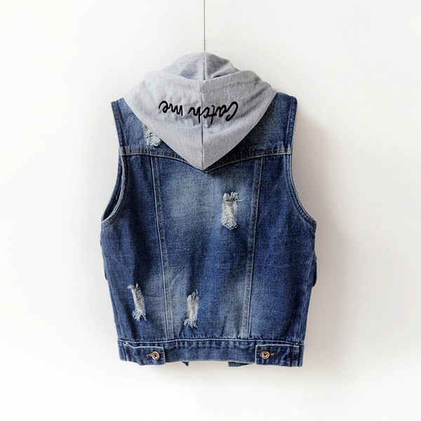 Γυναικείο γιλέκο τζιν με ογκώδεις τσέπες και κουκούλα