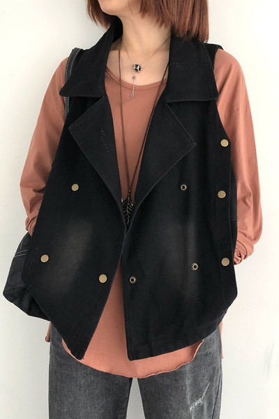 Ženski casual prsluk u crnoj boji