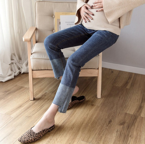 Κομψά γυναικεία τζιν ίσιο μοντέλο για έγκυες γυναίκες