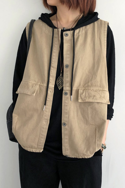 Γυναικείο γιλέκο με κουμπιά και τσέπες σε τρία χρώματα