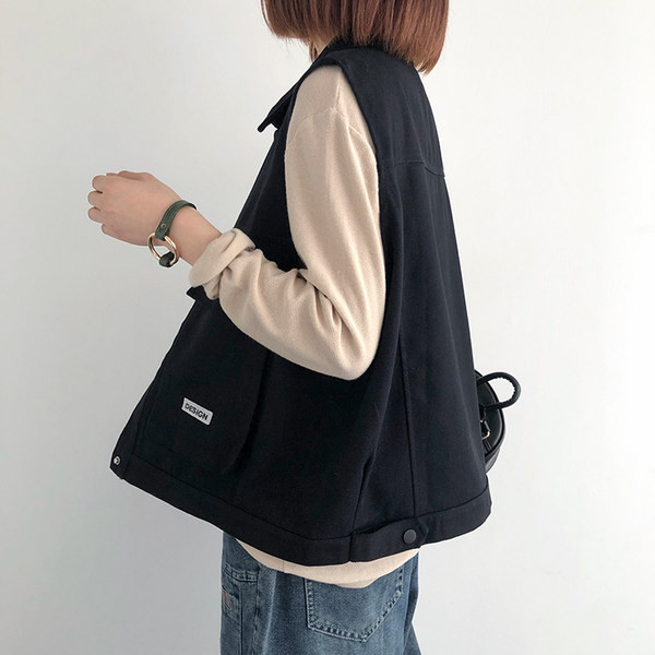 Γυναικείο γιλέκο casual με τσέπες και κουμπιά σε πράσινο και μαύρο χρώμα