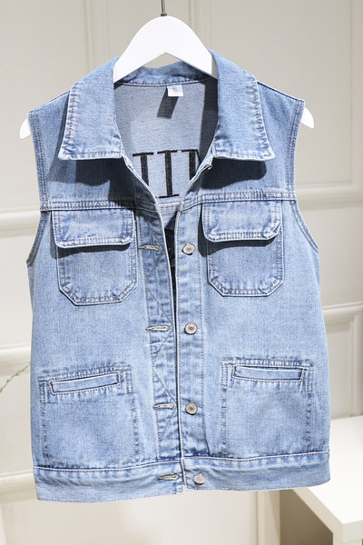 Ženski traper prsluk s džepovima i gumbima - u plavoj boji