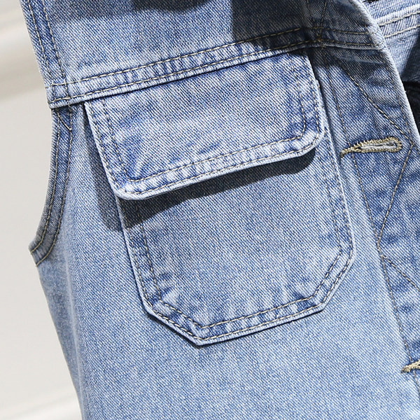 Ženski traper prsluk s džepovima i gumbima - u plavoj boji