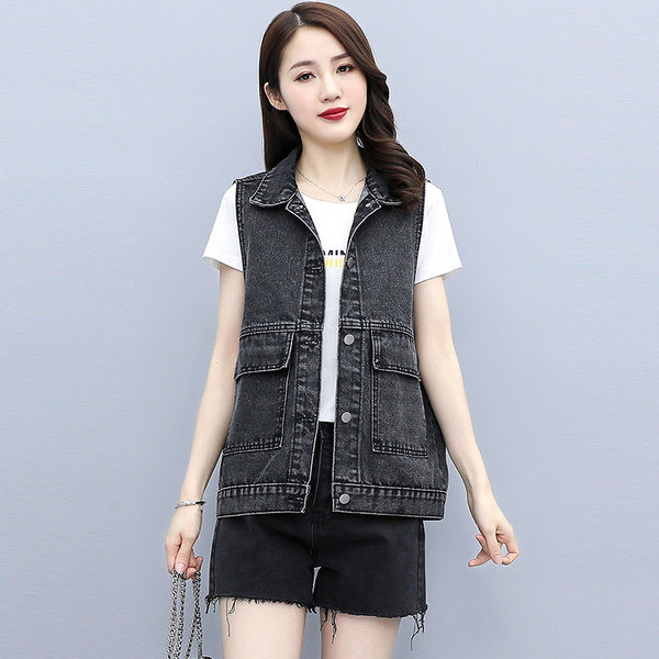 Γυναικείο γιλέκο με τσέπες και κουμπιά κατάλληλα για καθημερινή χρήση