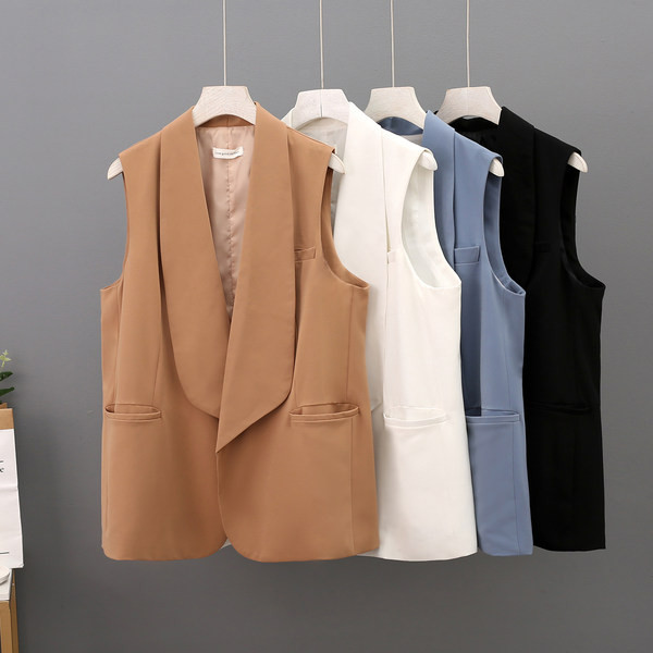 Γυναικείο γιλέκο μοντέρνο με τσέπες σε τρία χρώματα