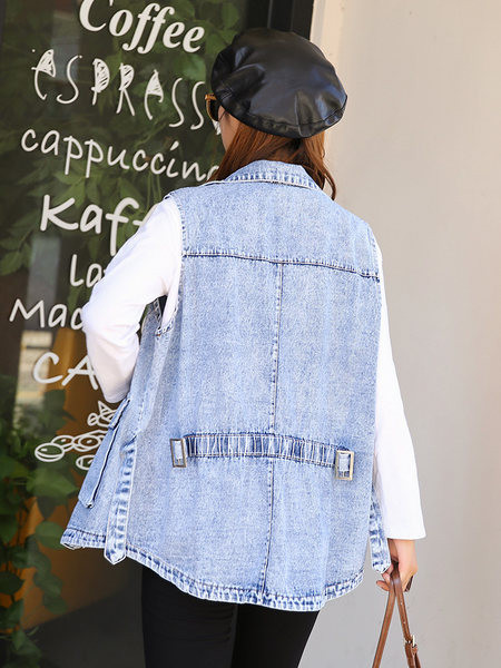 Γυναικείο γιλέκο τζιν με κουμπιά και τσέπες σε μπλε χρώμα