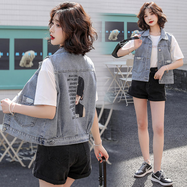 Γυναικείο γιλέκο τζιν με κουμπιά και απλικέ